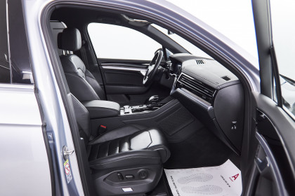Продажа Volkswagen Touareg III 3.0 AT (249 л.с.) 2019 Серый в Автодом
