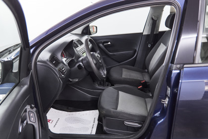 Продажа Volkswagen Polo V Рестайлинг 1.6 MT (105 л.с.) 2015 Серый в Автодом