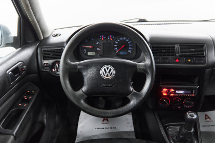 Продажа Volkswagen Golf IV 1.9 MT (90 л.с.) 2000 Белый в Автодом