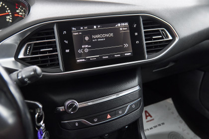 Продажа Peugeot 308 II Рестайлинг 1.5 MT (131 л.с.) 2019 Серый в Автодом