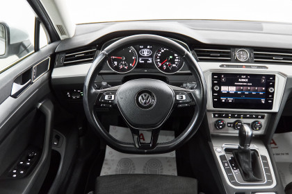 Продажа Volkswagen Passat B8 DSG7 2.0 AMT (150 л.с.) 2019 Серебристый в Автодом