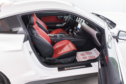 Продажа Ford Mustang VI 2.3 AT (317 л.с.) 2016 Белый в Автодом