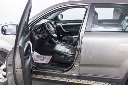 Продажа Kia Sorento II Рестайлинг 2.4 MT (192 л.с.) 2012 Серый в Автодом