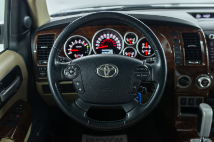 Продажа Toyota Sequoia II 5.7 AT (381 л.с.) 2011 Черный в Автодом