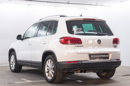 Продажа Volkswagen Tiguan I Рестайлинг 2.0 AT (170 л.с.) 2015 Белый в Автодом