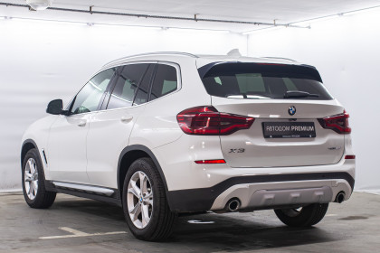 Продажа BMW X3 III (G01) 30i xDrive 2.0 AT (252 л.с.) 2020 Белый в Автодом