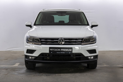 Продажа Volkswagen Tiguan II 2.0 AMT (150 л.с.) 2018 Белый в Автодом