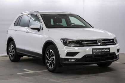 Продажа Volkswagen Tiguan II 2.0 AMT (150 л.с.) 2018 Белый в Автодом