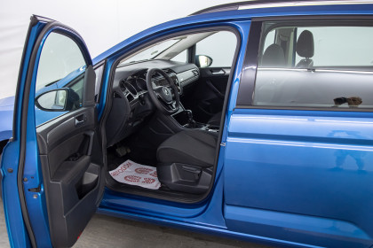 Продажа Volkswagen Touran III 1.6 AMT (115 л.с.) 2018 Синий в Автодом