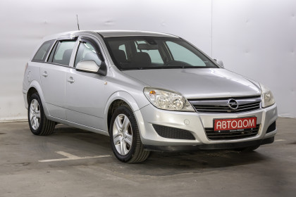 Продажа Opel Astra H Рестайлинг 1.2 MT (90 л.с.) 2010 Серебристый в Автодом