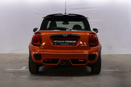 Продажа Mini Hatch III (F55/F56) Рестайлинг John Cooper Works 2.0 AT (231 л.с.) 2020 Оранжевый в Автодом