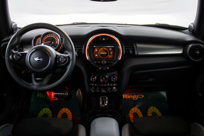 Продажа Mini Hatch III (F55/F56) Рестайлинг John Cooper Works 2.0 AT (231 л.с.) 2020 Оранжевый в Автодом