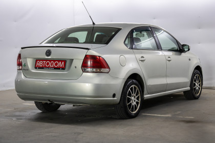 Продажа Volkswagen Polo V 1.6 MT (105 л.с.) 2011 Серебристый в Автодом