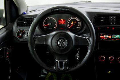 Продажа Volkswagen Polo V 1.6 MT (105 л.с.) 2011 Серебристый в Автодом