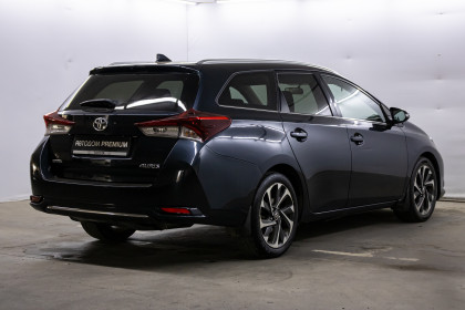 Продажа Toyota Auris II Рестайлинг 1.4 MT (90 л.с.) 2015 Черный в Автодом