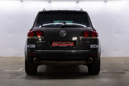 Продажа Volkswagen Touareg I Рестайлинг 2.5 AT (174 л.с.) 2009 Черный в Автодом