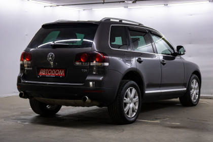 Продажа Volkswagen Touareg I Рестайлинг 2.5 AT (174 л.с.) 2009 Черный в Автодом