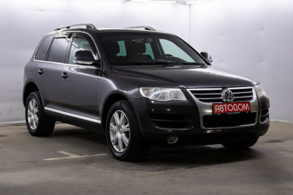 Продажа Volkswagen Touareg I Рестайлинг 2.5 AT (174 л.с.) 2009 Черный в Автодом