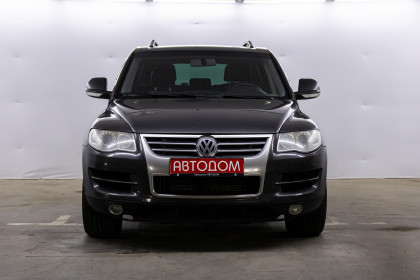 Продажа Volkswagen Touareg I Рестайлинг 2.5 AT (174 л.с.) 2009 Черный в Автодом