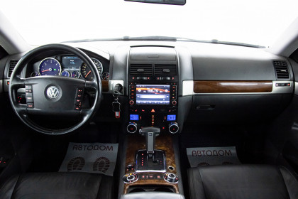 Продажа Volkswagen Touareg I Рестайлинг 3.0 AT (240 л.с.) 2008 Черный в Автодом