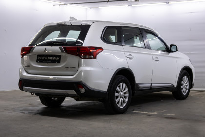 Продажа Mitsubishi Outlander III Рестайлинг 2 2.0 CVT (146 л.с.) 2017 Белый в Автодом