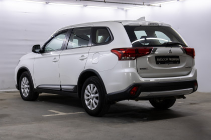 Продажа Mitsubishi Outlander III Рестайлинг 2 2.0 CVT (146 л.с.) 2017 Белый в Автодом