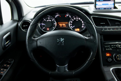 Продажа Peugeot 5008 I 1.6 MT (112 л.с.) 2010 Белый в Автодом