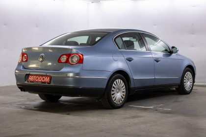 Продажа Volkswagen Passat B6 2.0 AT (150 л.с.) 2005 Синий в Автодом