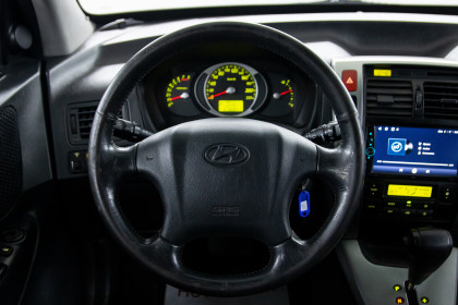 Продажа Hyundai Tucson I 2.0 AT (140 л.с.) 2008 Серебристый в Автодом