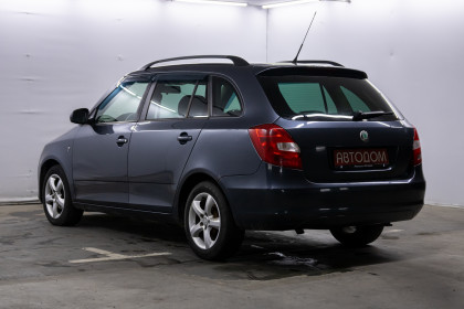 Продажа Skoda Fabia II Рестайлинг 1.2 MT (75 л.с.) 2010 Серый в Автодом