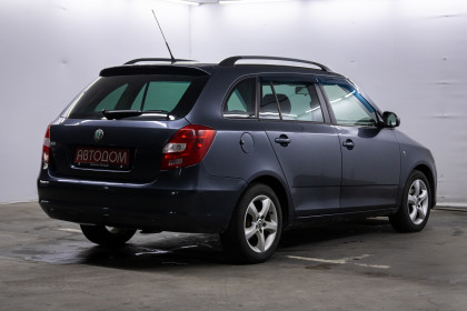 Продажа Skoda Fabia II Рестайлинг 1.2 MT (75 л.с.) 2010 Серый в Автодом