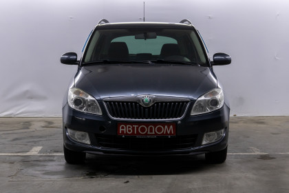 Продажа Skoda Fabia II Рестайлинг 1.2 MT (75 л.с.) 2010 Серый в Автодом