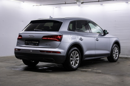 Продажа Audi Q5 II (FY) 2.0 AMT (163 л.с.) 2020 Серебристый в Автодом