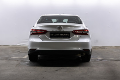 Продажа Toyota Camry VIII (XV70) 2.5 AT (181 л.с.) 2020 Белый в Автодом