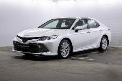 Продажа Toyota Camry VIII (XV70) 2.5 AT (181 л.с.) 2020 Белый в Автодом