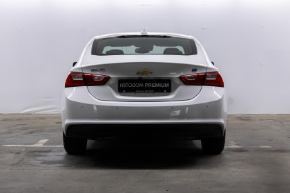 Продажа Chevrolet Malibu IX 1.8 AT (124 л.с.) 2016 Белый в Автодом