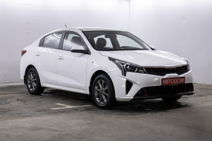 Продажа Kia Rio IV Рестайлинг 1.6 AT (123 л.с.) 2021 Белый в Автодом