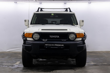 Продажа Toyota FJ Cruiser I 4.0 AT (260 л.с.) 2011 Белый в Автодом