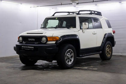 Продажа Toyota FJ Cruiser I 4.0 AT (260 л.с.) 2011 Белый в Автодом