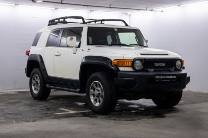 Продажа Toyota FJ Cruiser I 4.0 AT (260 л.с.) 2011 Белый в Автодом