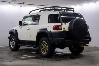 Продажа Toyota FJ Cruiser I 4.0 AT (260 л.с.) 2011 Белый в Автодом