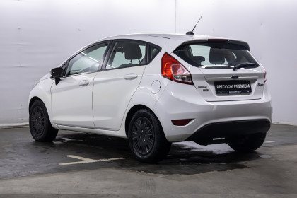 Продажа Ford Fiesta Mk6 Рестайлинг 1.0 MT (140 л.с.) 2016 Белый в Автодом