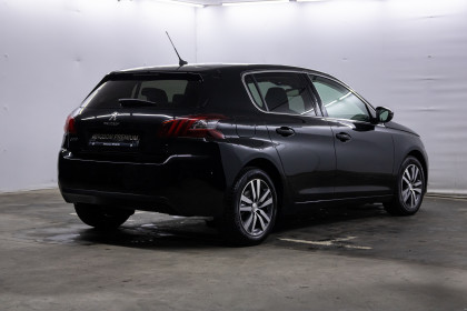 Продажа Peugeot 308 II Рестайлинг 1.5 MT (131 л.с.) 2019 Черный в Автодом