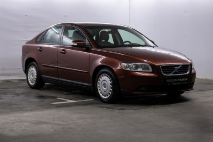 Продажа Volvo S40 II Рестайлинг 1.6 MT (100 л.с.) 2008 Бордовый в Автодом