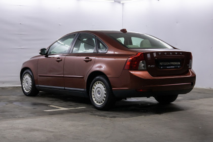 Продажа Volvo S40 II Рестайлинг 1.6 MT (100 л.с.) 2008 Бордовый в Автодом