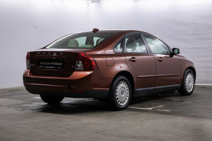 Продажа Volvo S40 II Рестайлинг 1.6 MT (100 л.с.) 2008 Бордовый в Автодом