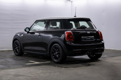 Продажа Mini Hatch III (F55/F56) Cooper S 2.0 AT (192 л.с.) 2015 Черный в Автодом