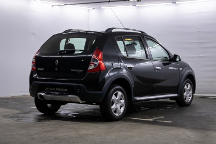 Продажа Renault Sandero I Stepway 1.6 MT (84 л.с.) 2014 Черный в Автодом