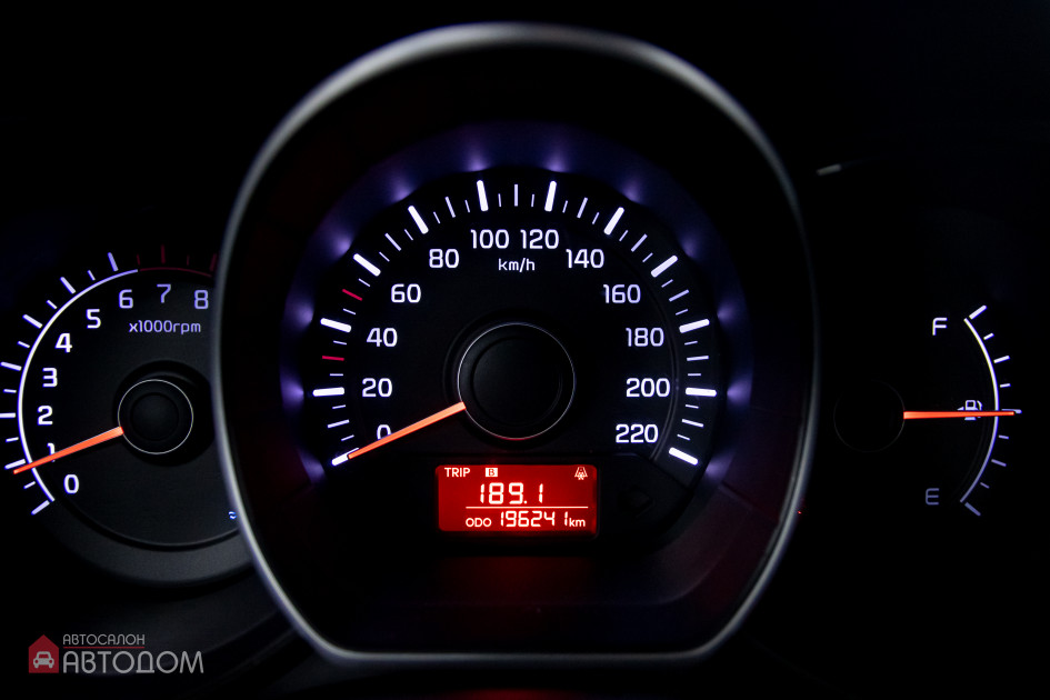 Продажа Kia Rio III 1.4 MT (107 л.с.) 2014 Красный в Автодом