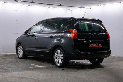 Продажа Peugeot 5008 I 1.6 AMT (115 л.с.) 2013 Черный в Автодом